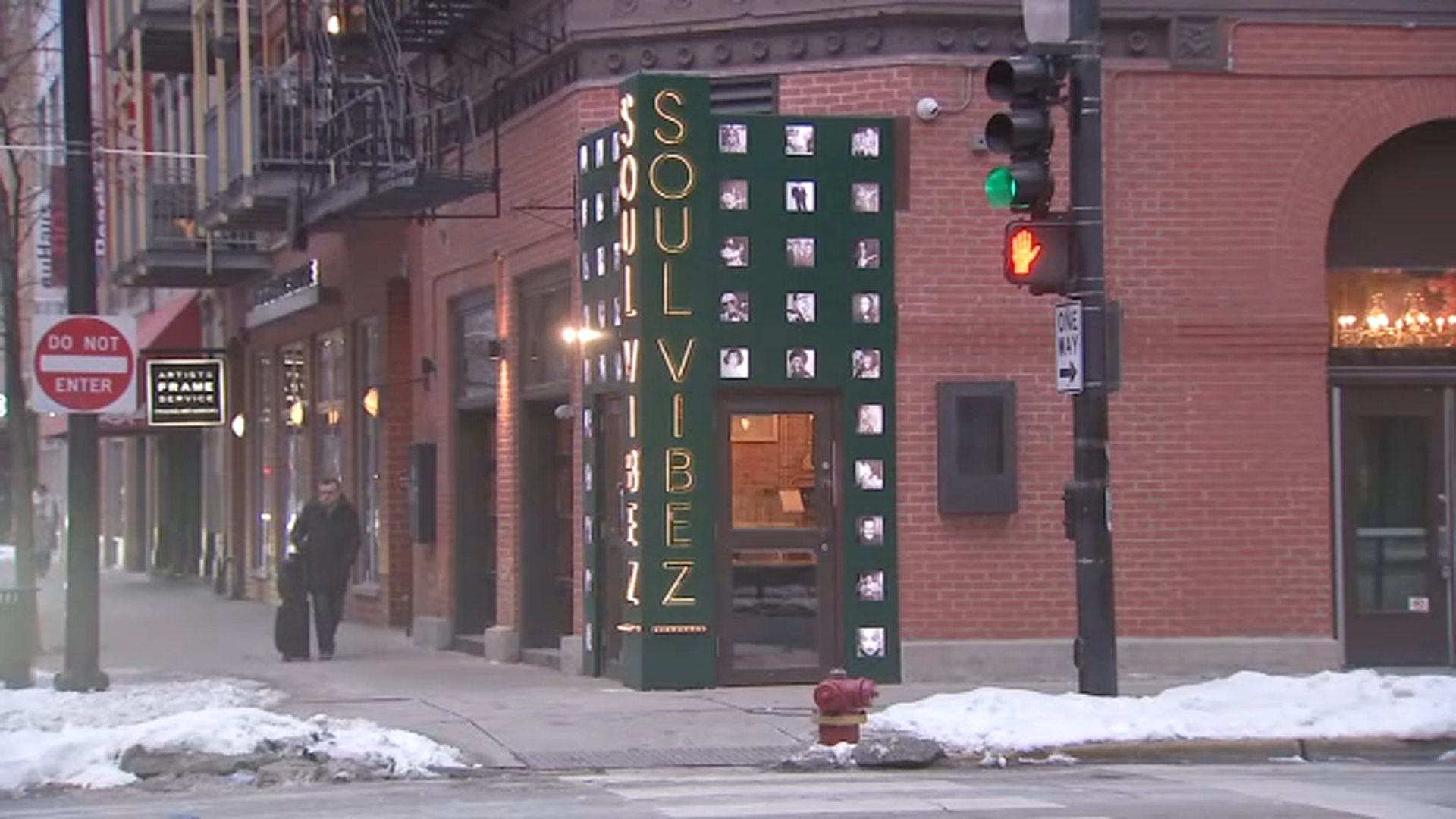 Chicago crime: Soul Vibez restaurant downtown on Wells and Hubbard streets broken into, police and owner say - ABC7 Chicago